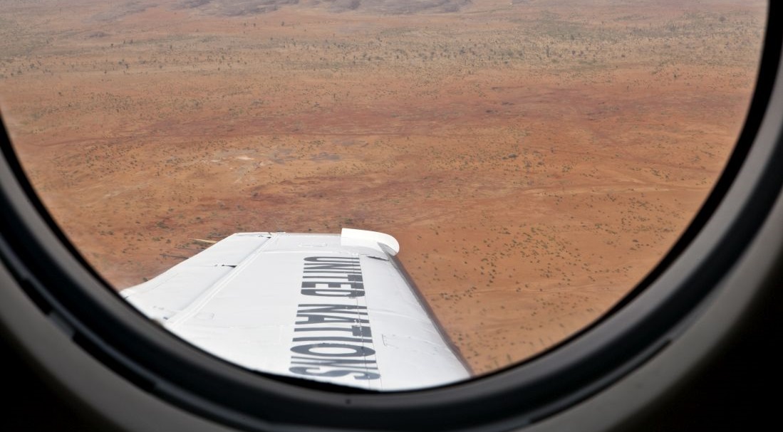  Avión de las Naciones Unidas sobrevuela Mali